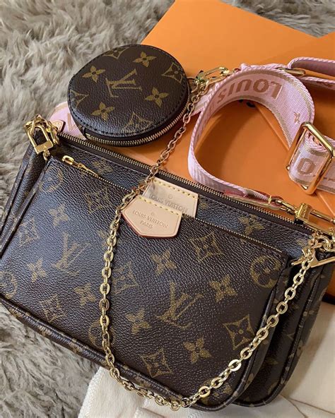 louis vuitton pochette accessories bag.